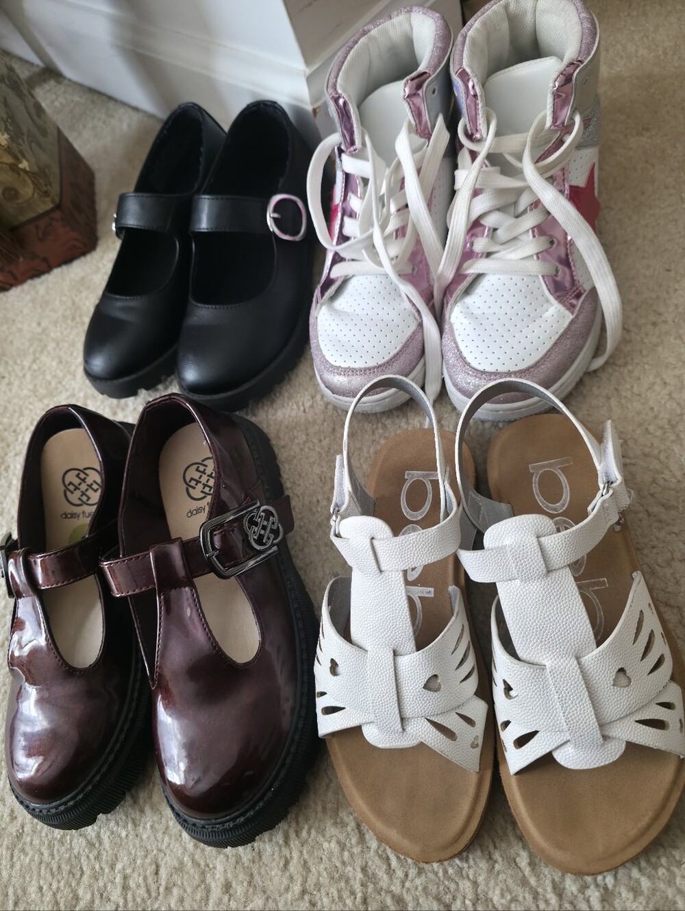 Girl Shoes.size1 / 4 PAIR